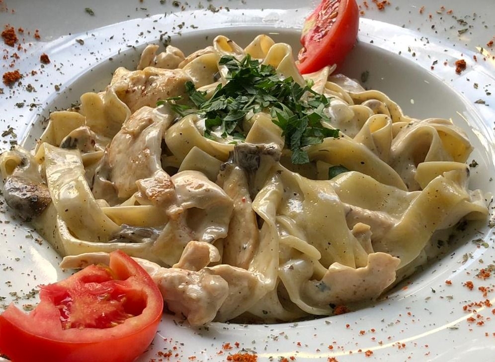 Fettuccine Alfredo
